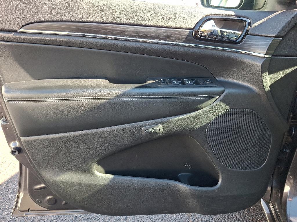 used 2021 Jeep Grand Cherokee car, priced at $28,789