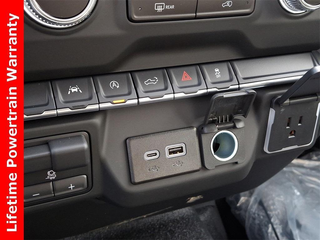 new 2025 GMC Sierra 1500 car, priced at $38,525