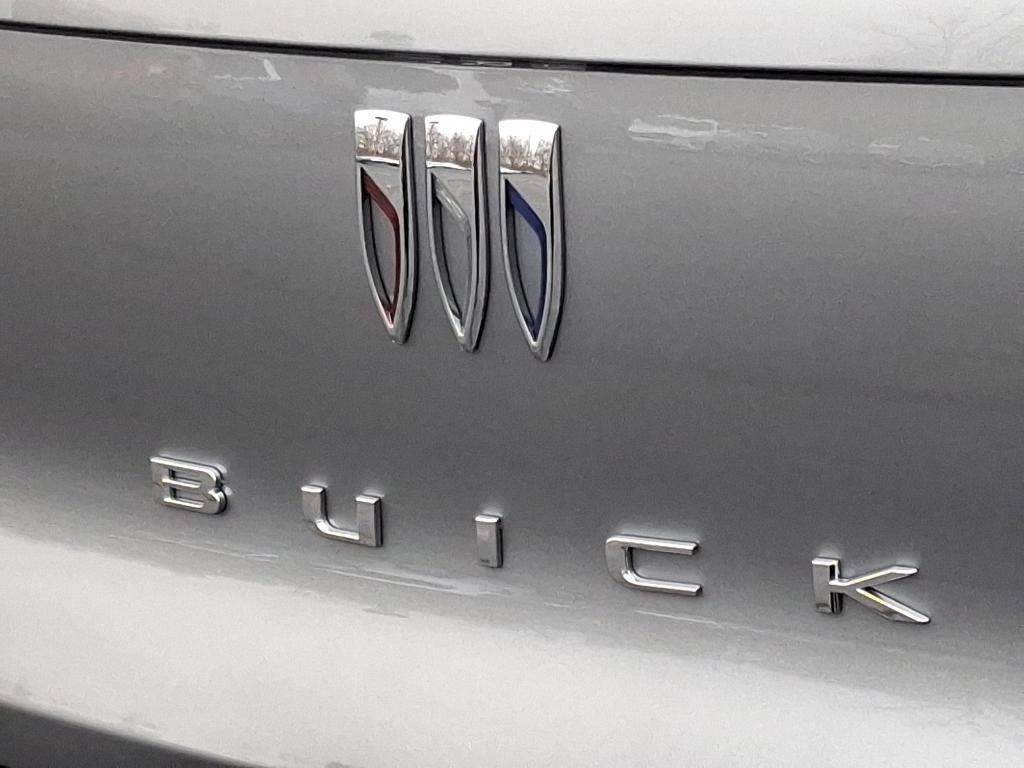 new 2025 Buick Envista car, priced at $24,325