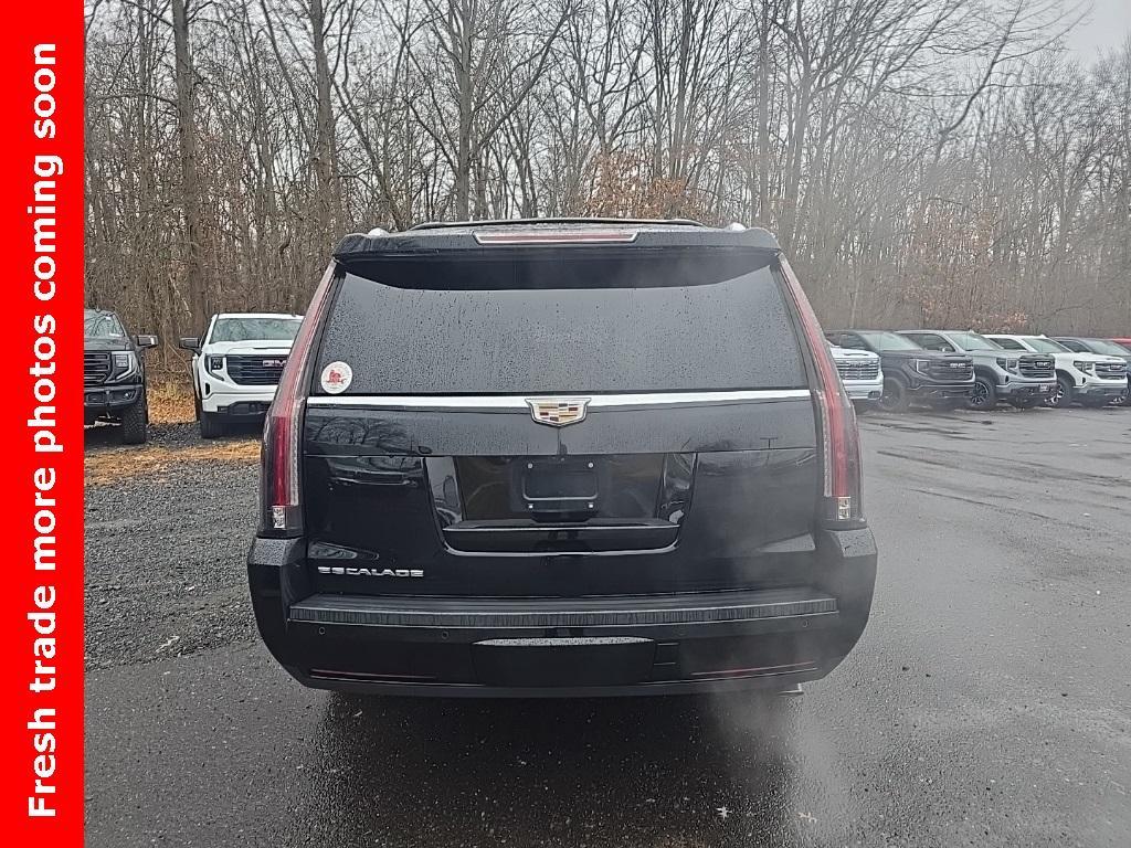 used 2020 Cadillac Escalade ESV car, priced at $34,995