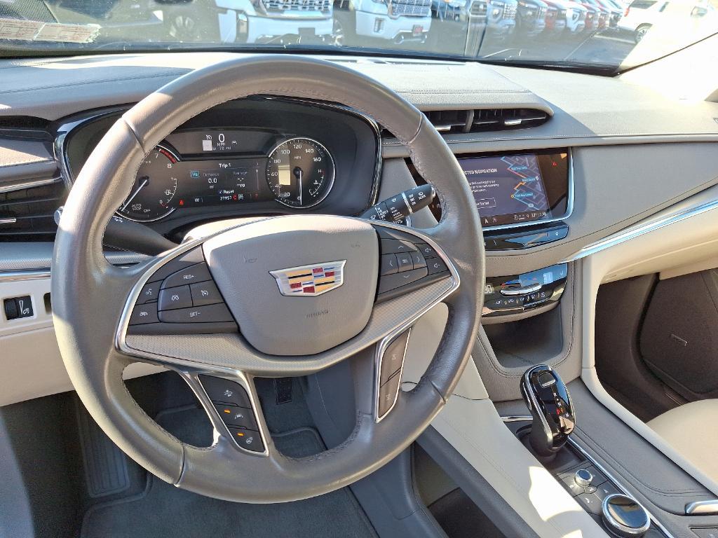 used 2022 Cadillac XT5 car, priced at $34,325