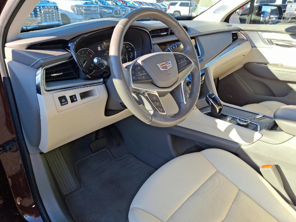 used 2022 Cadillac XT5 car, priced at $34,325