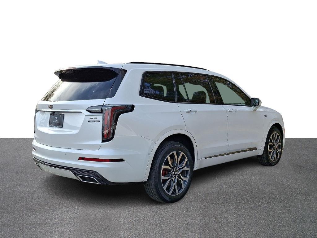 used 2022 Cadillac XT6 car, priced at $40,995