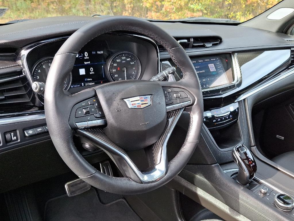 used 2022 Cadillac XT6 car, priced at $40,995