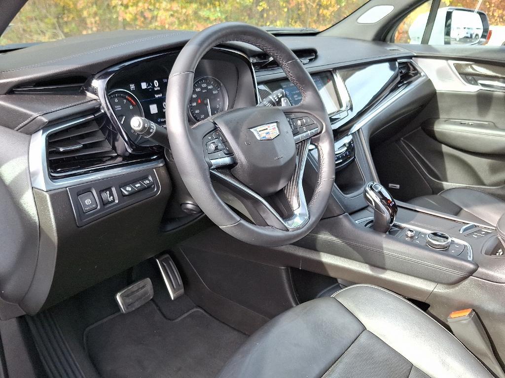 used 2022 Cadillac XT6 car, priced at $40,995