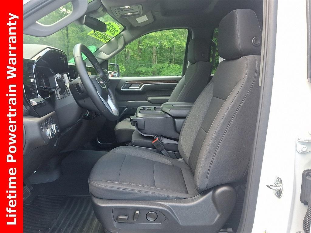 new 2025 GMC Sierra 1500 car, priced at $45,140