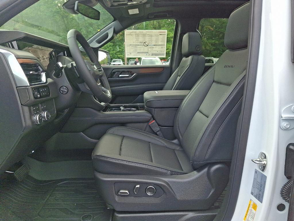 new 2025 GMC Yukon car, priced at $90,155