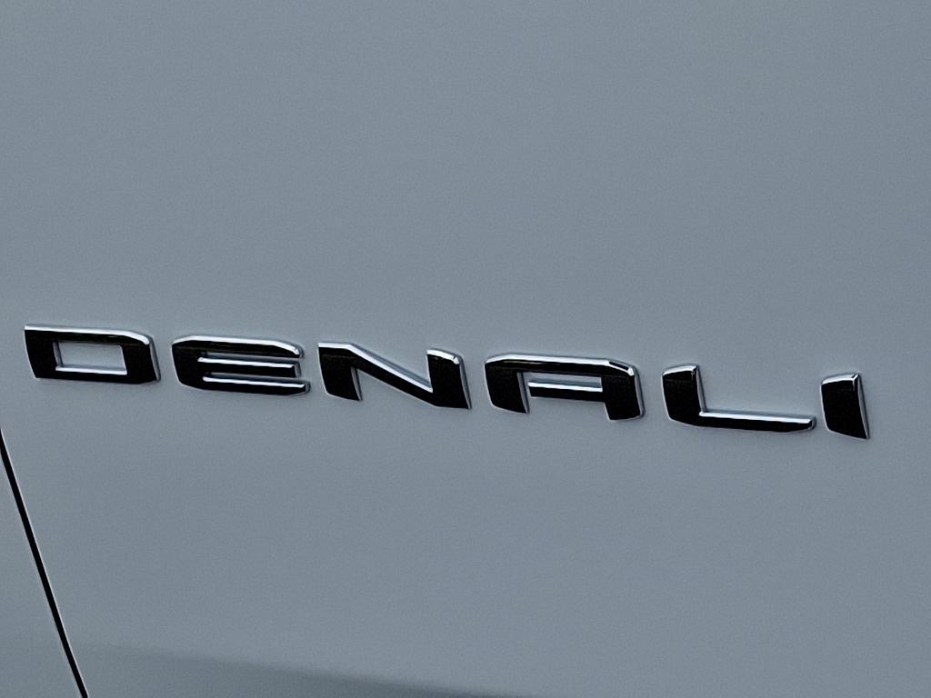 new 2025 GMC Yukon car, priced at $90,155
