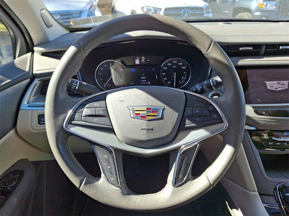 used 2022 Cadillac XT5 car, priced at $36,995