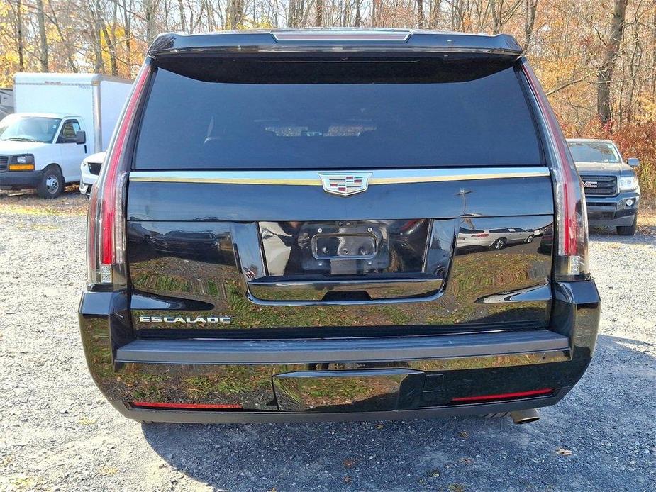 used 2018 Cadillac Escalade ESV car, priced at $34,678