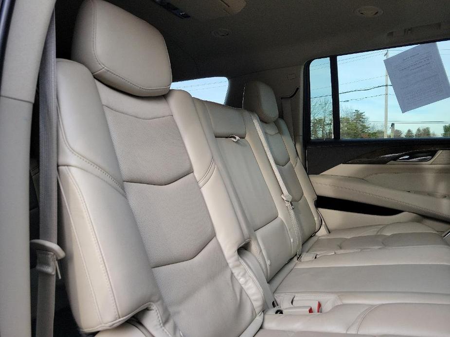 used 2019 Cadillac Escalade ESV car, priced at $33,489