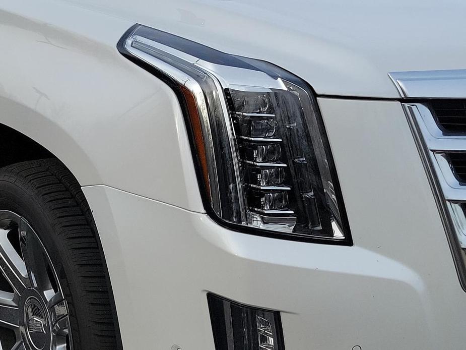 used 2019 Cadillac Escalade ESV car, priced at $33,489