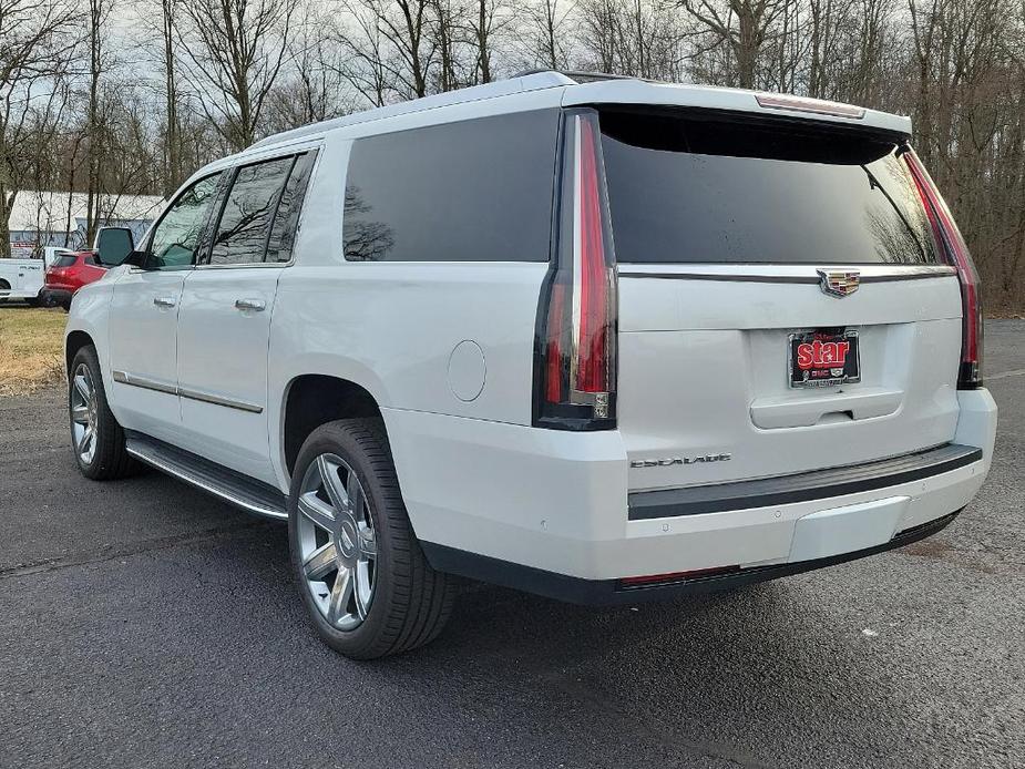 used 2019 Cadillac Escalade ESV car, priced at $33,489