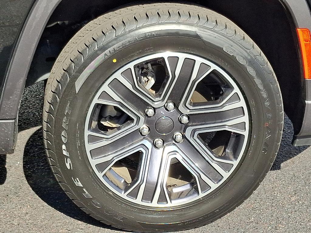 used 2022 Jeep Wagoneer car, priced at $46,673