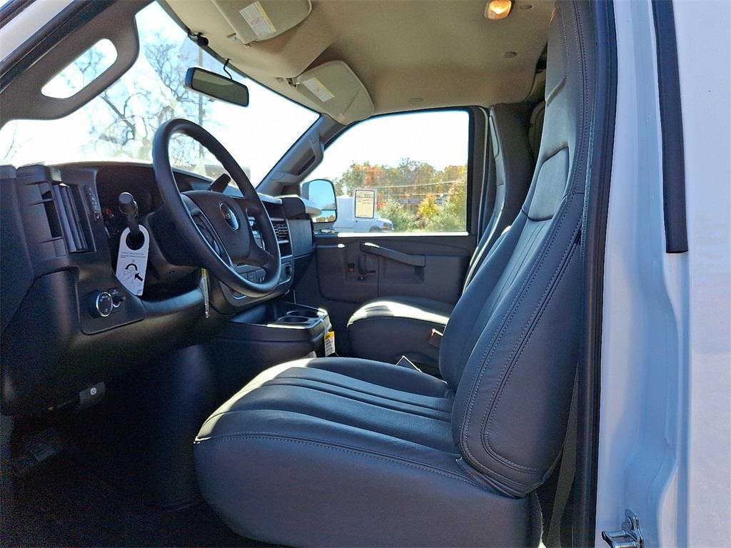 new 2025 GMC Savana 2500 car, priced at $46,990
