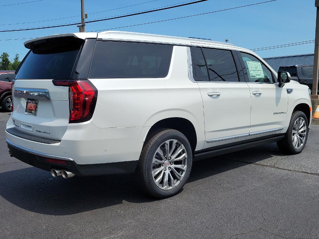 new 2024 GMC Yukon XL car, priced at $90,305