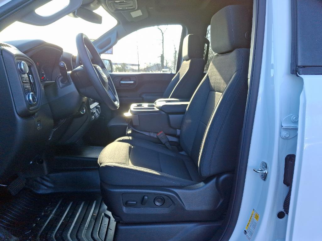 new 2025 GMC Sierra 1500 car, priced at $43,165