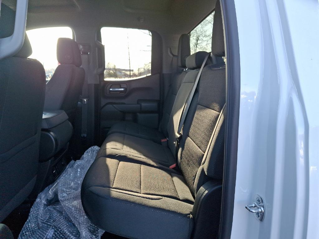 new 2025 GMC Sierra 1500 car, priced at $43,165