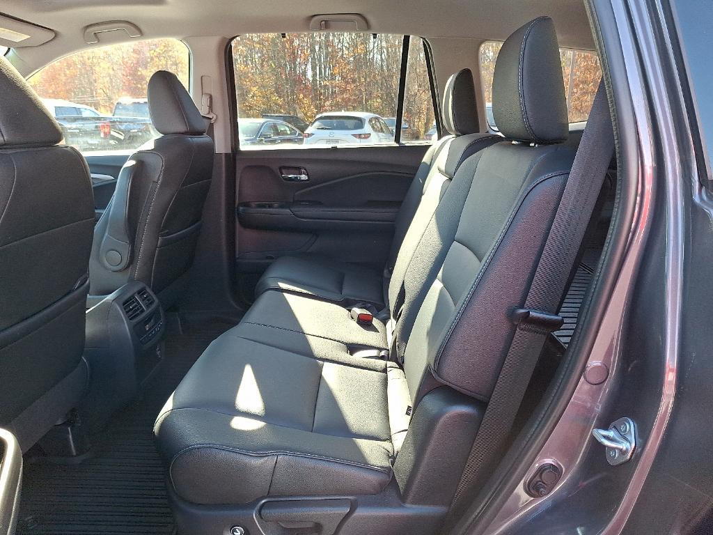 used 2022 Honda Pilot car, priced at $33,995