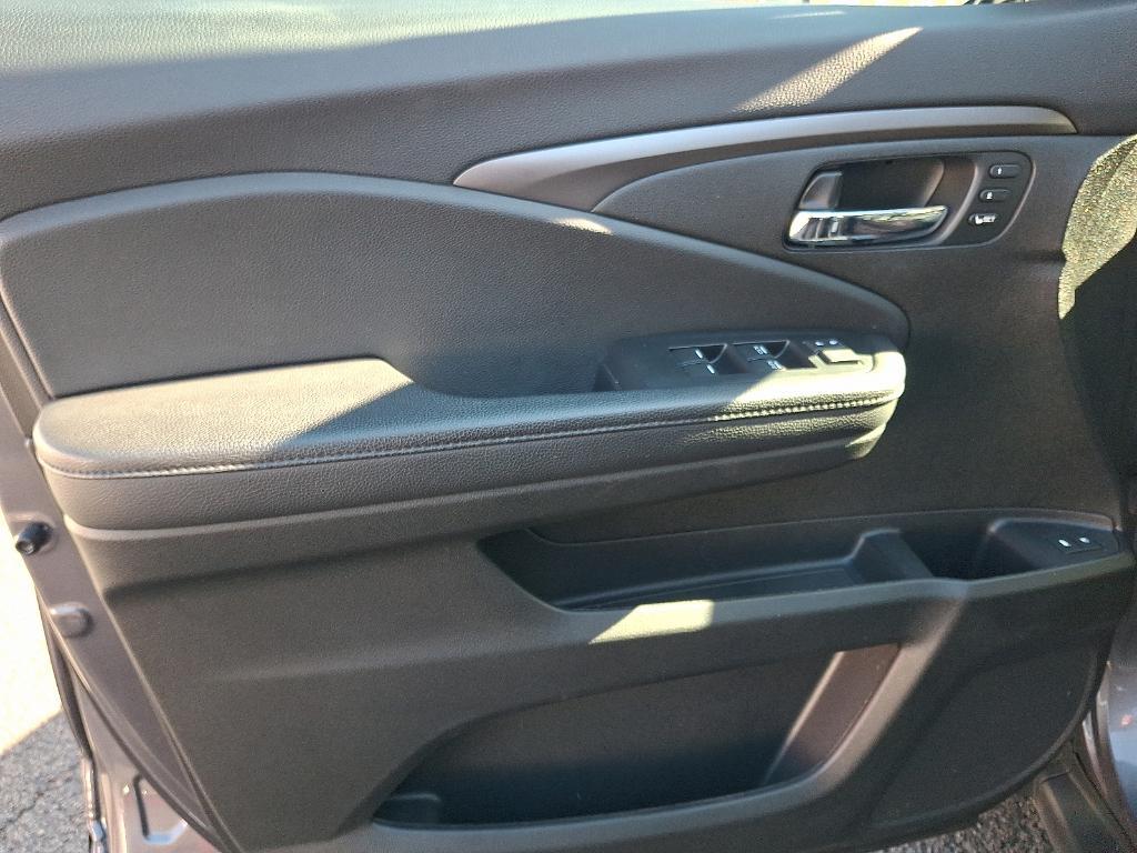 used 2022 Honda Pilot car, priced at $33,995