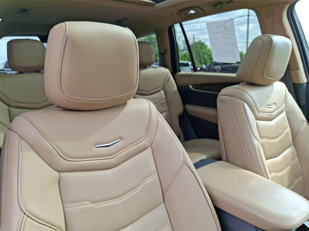 used 2024 Cadillac XT6 car, priced at $49,995