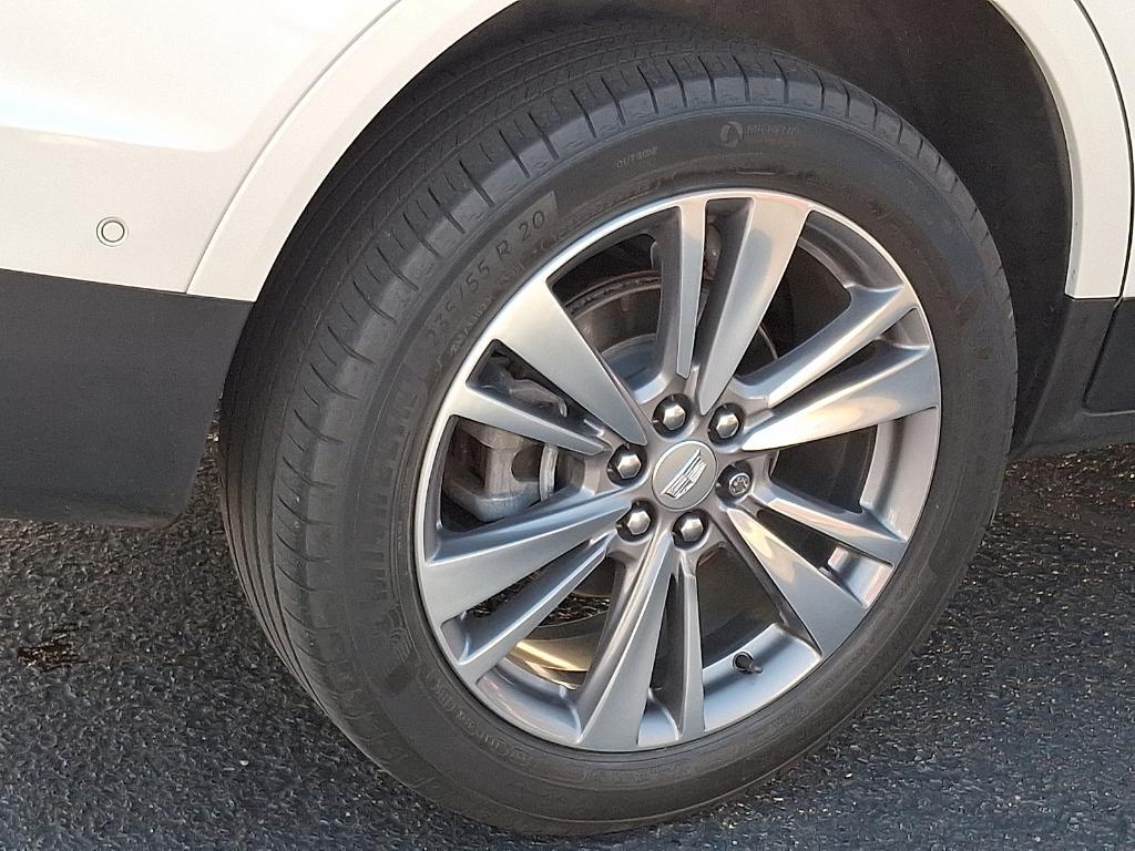 used 2020 Cadillac XT5 car, priced at $31,847