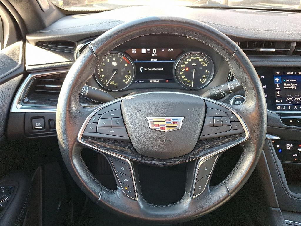 used 2020 Cadillac XT5 car, priced at $31,847