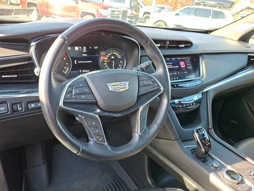 used 2020 Cadillac XT5 car, priced at $31,847