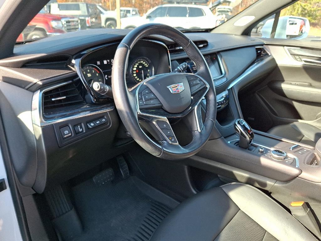used 2020 Cadillac XT5 car, priced at $31,847