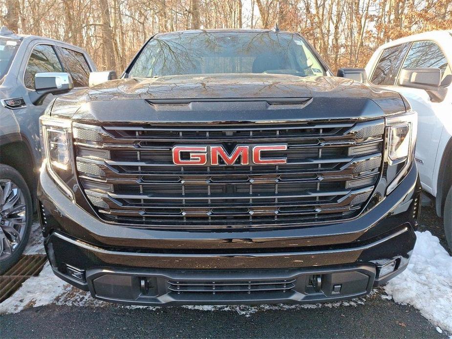 new 2025 GMC Sierra 1500 car, priced at $56,275