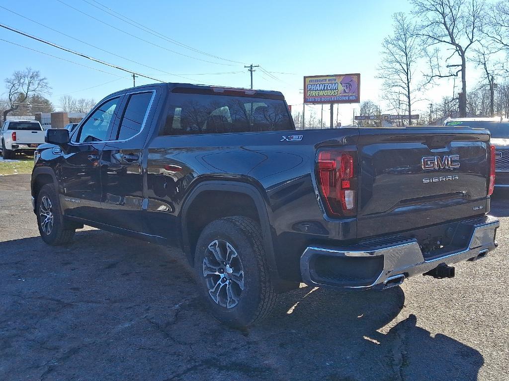 new 2025 GMC Sierra 1500 car, priced at $50,370