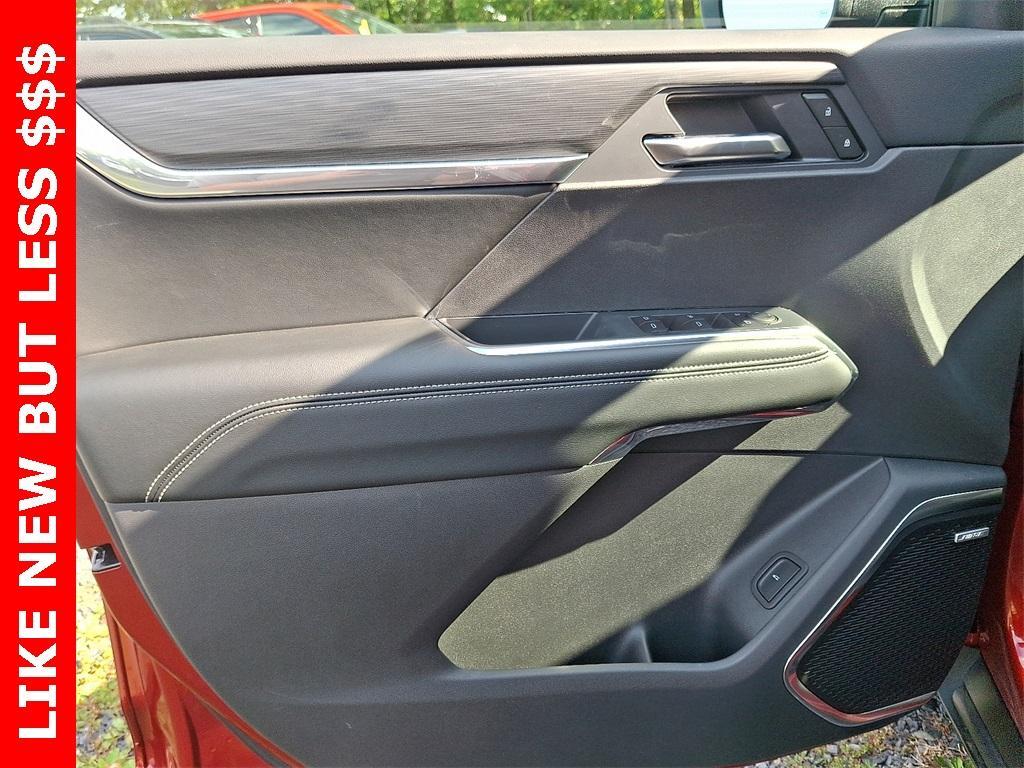 used 2025 GMC Acadia car, priced at $45,723