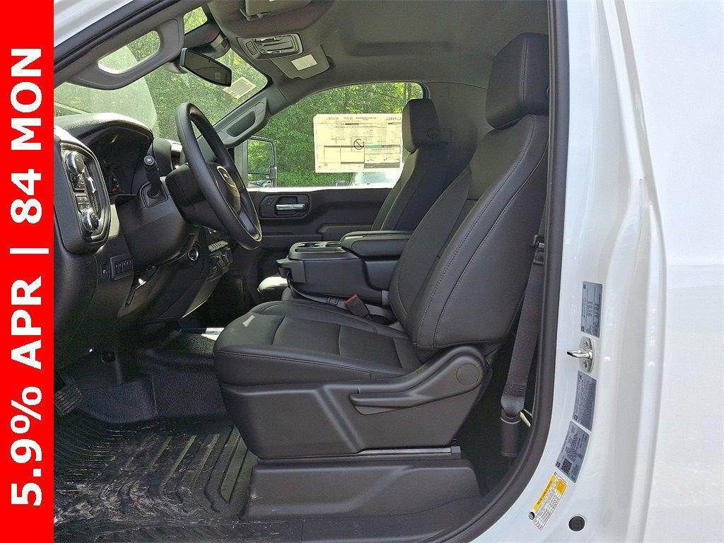 new 2025 GMC Sierra 3500 car, priced at $50,325