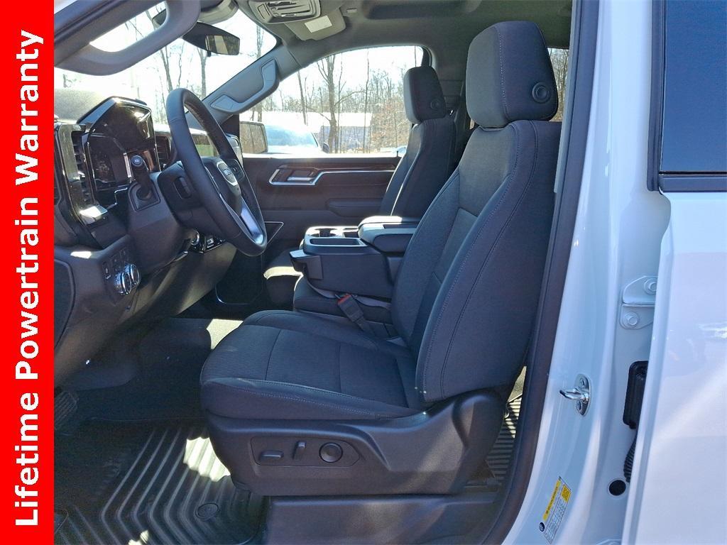 new 2025 GMC Sierra 1500 car, priced at $45,845