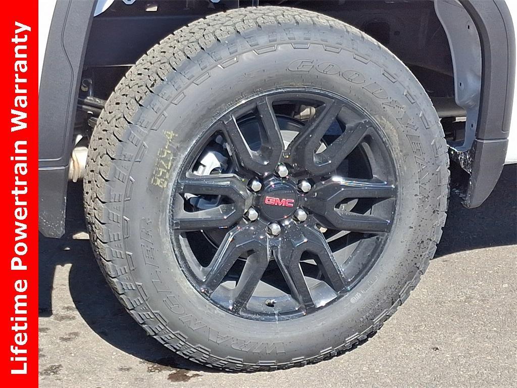 new 2025 GMC Sierra 1500 car, priced at $45,845