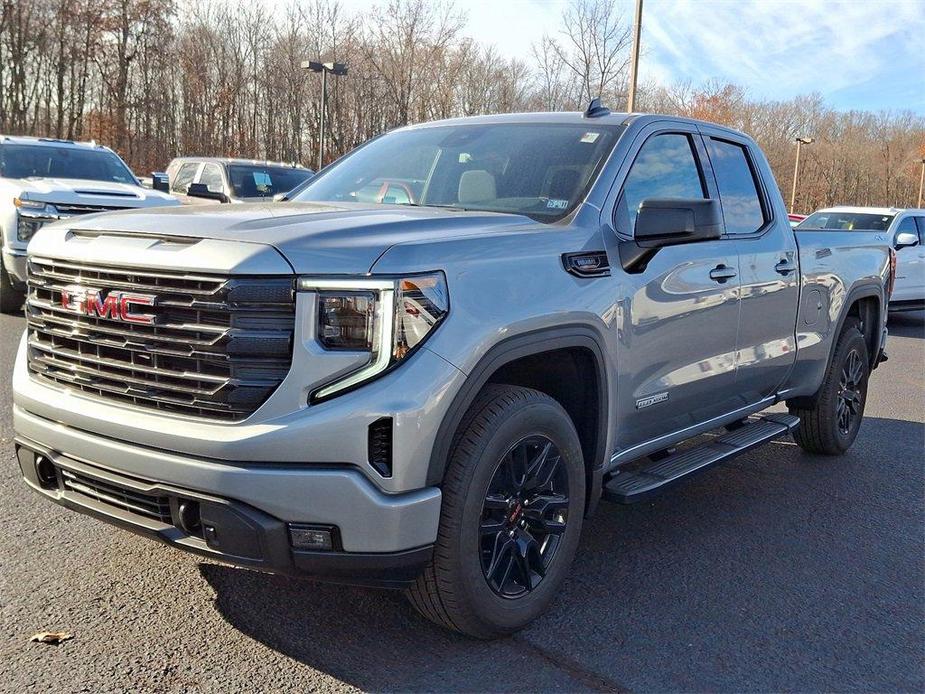 new 2025 GMC Sierra 1500 car, priced at $57,025