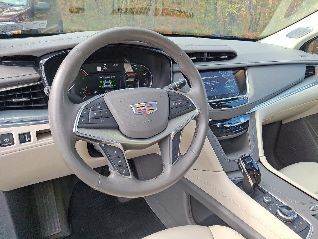 used 2022 Cadillac XT5 car, priced at $31,998