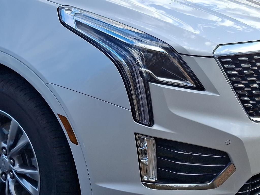 used 2022 Cadillac XT5 car, priced at $31,998
