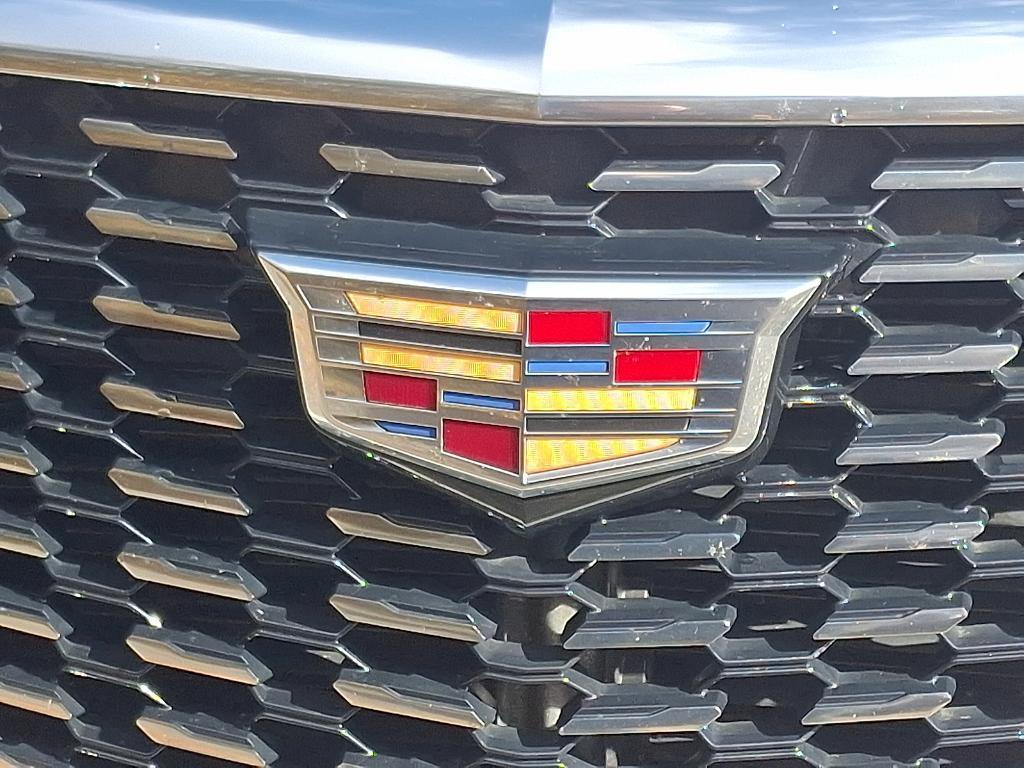 used 2022 Cadillac XT5 car, priced at $31,998