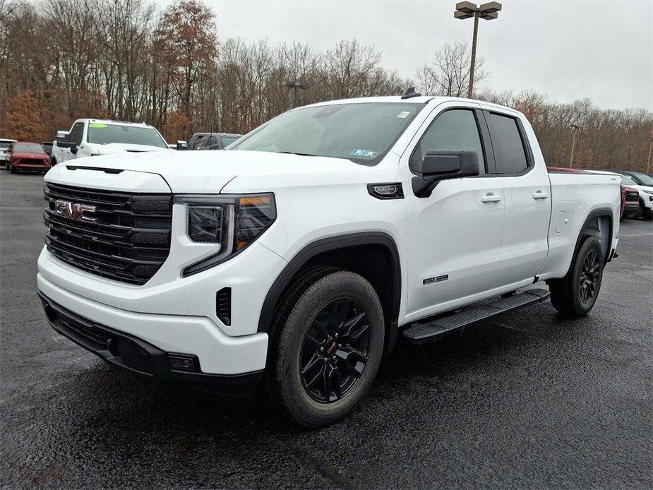 new 2025 GMC Sierra 1500 car, priced at $57,585