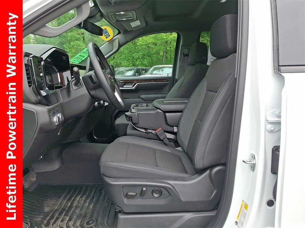 new 2025 GMC Sierra 1500 car, priced at $44,145