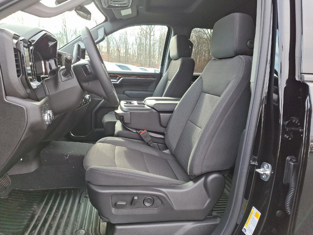 new 2025 GMC Sierra 1500 car, priced at $51,335