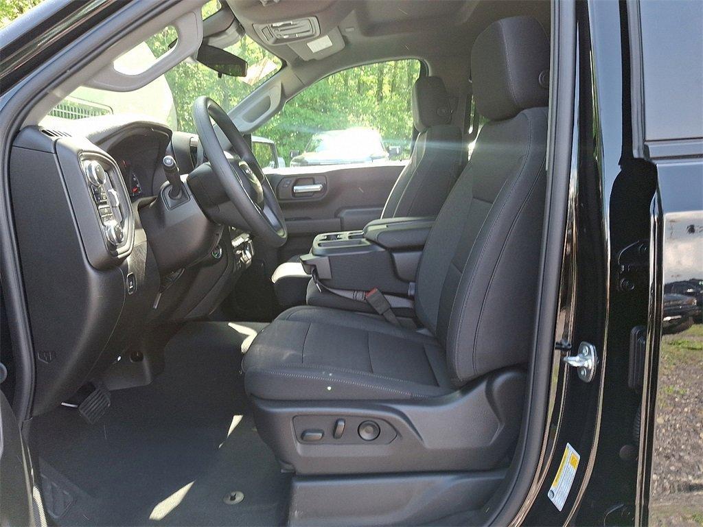 new 2025 GMC Sierra 1500 car, priced at $45,680
