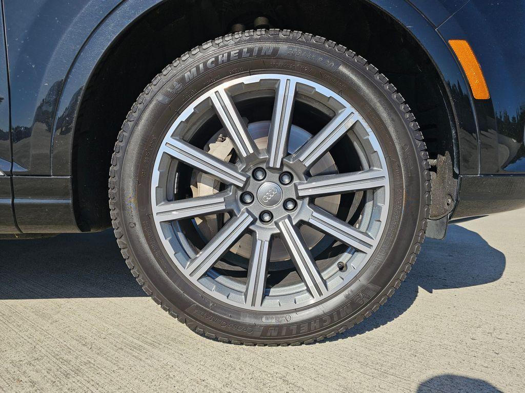 used 2017 Audi Q7 car, priced at $16,212