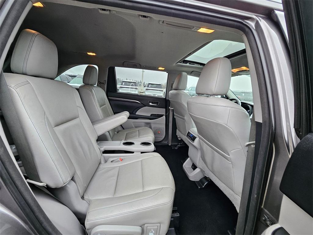 used 2014 Toyota Highlander car, priced at $19,991