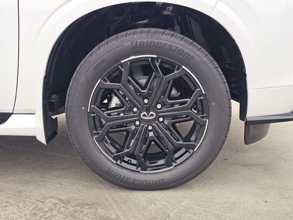 new 2026 INFINITI QX80 car, priced at $107,680