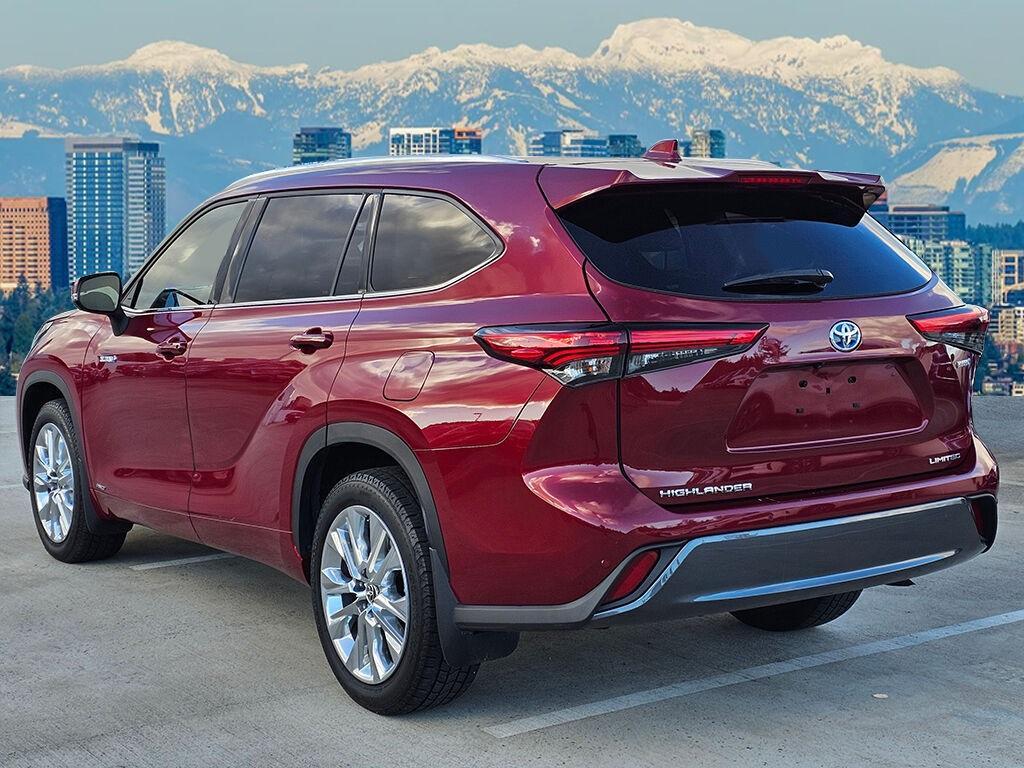 used 2020 Toyota Highlander Hybrid car, priced at $38,333