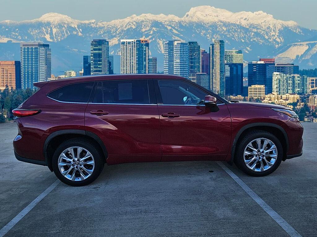 used 2020 Toyota Highlander Hybrid car, priced at $38,333