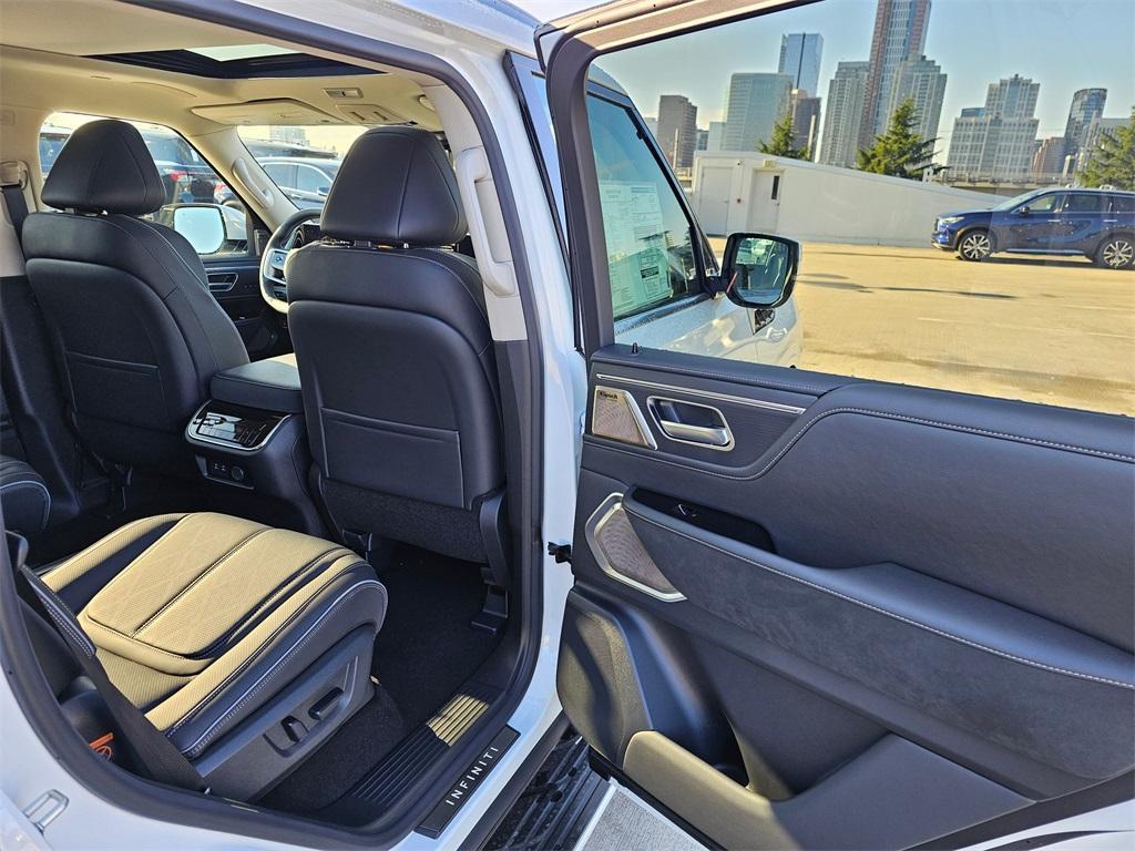 new 2025 INFINITI QX80 car, priced at $101,205