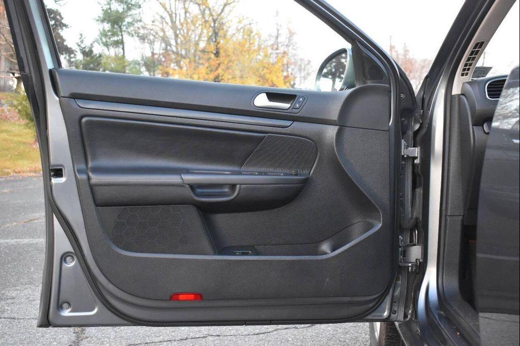 used 2013 Volkswagen Jetta SportWagen car, priced at $8,495